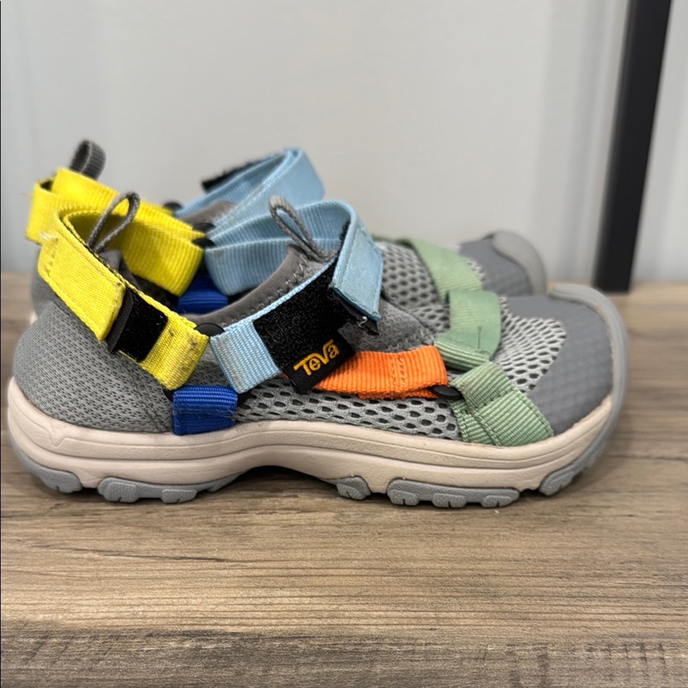 Teva Gray and Yellow Water Shoes Sporty Design - Picture 8 of 10